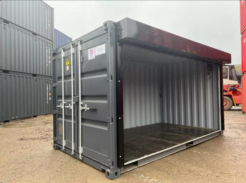 BLACK SHIPPING CONTAINER WITH ELECTRIFIED ROLL UP OPENING